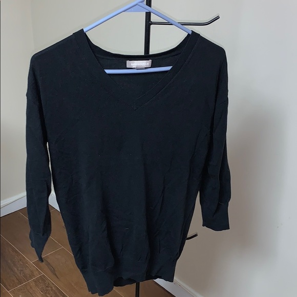 BANANA REPUBLIC V-NECK - Picture 5 of 9